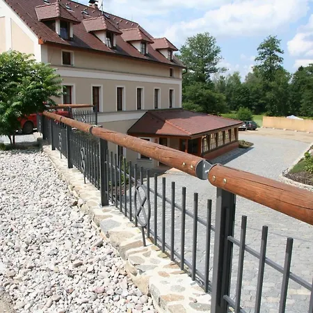 Mlyn Stare Mitrovice Penzion 3*